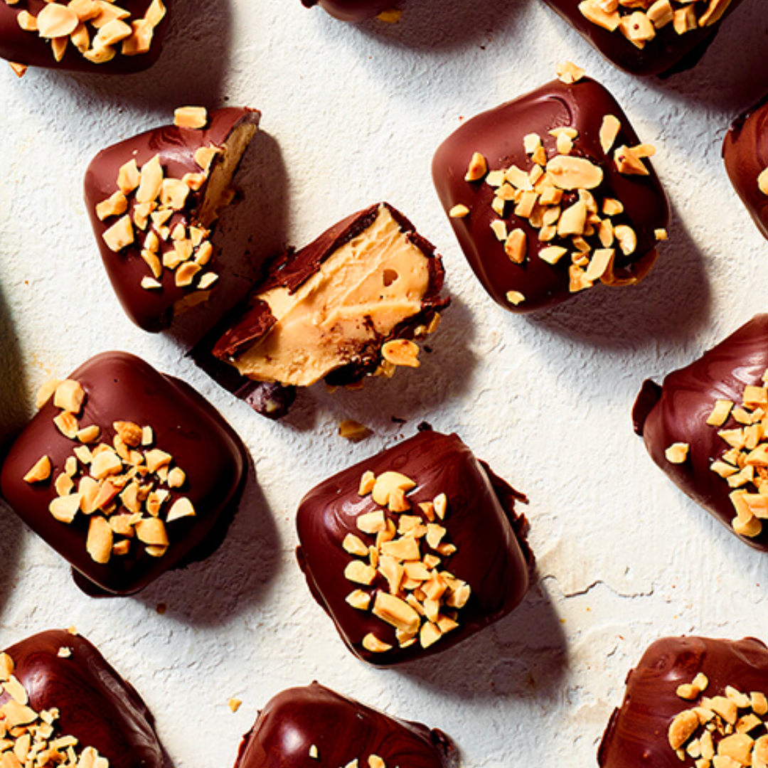 Raw Snickers Bar When I was a busy Sydney-sider heavily caught up in the rat race, I found solace in knowing I could come home from a stupidly busy day to @deliciouslyella - a charismatic English food blogger who had an extensive away of healthy, yet sati