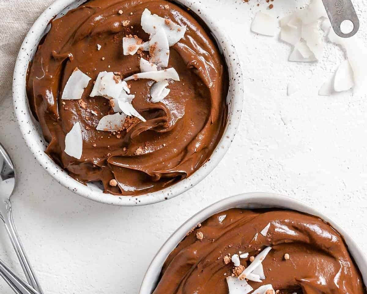 Superfood Chocolate Pudding This DELICIOUS and super simple "pudding" is chock-full of alllll the good stuff: complex carbohydrates (banana, flax seed), good fats (avocado, cacao, flax seed), protein (flax seed), prebiotics (banana), B vitamins (avocado,