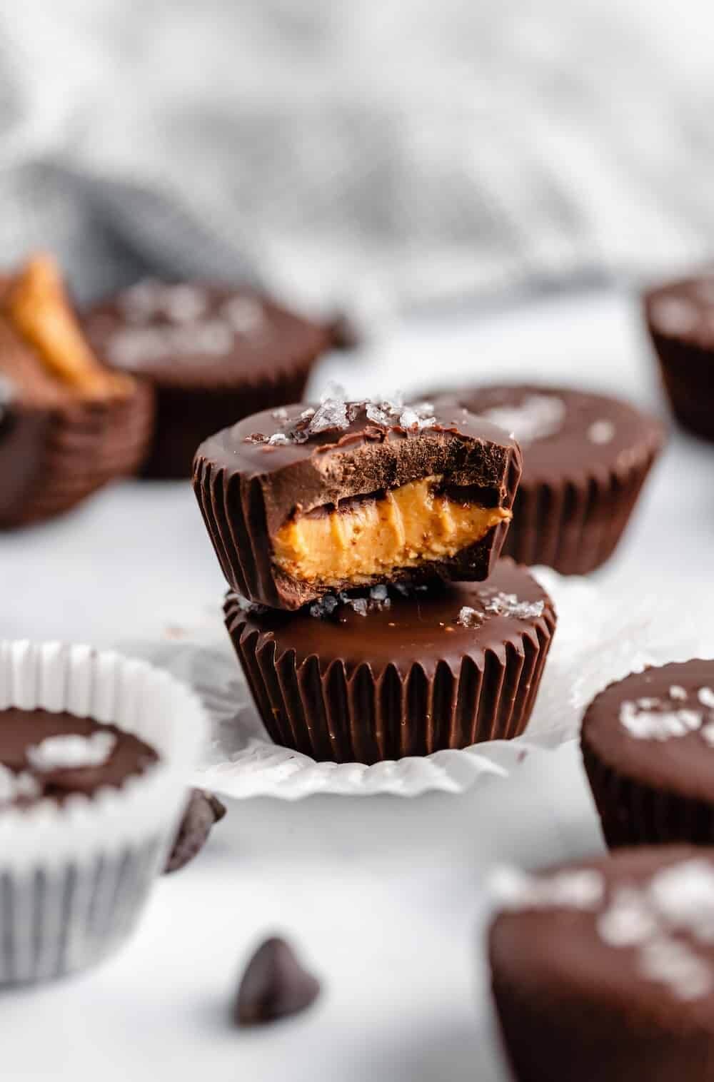 8 Ingredient Peanut Butter Cacao Cups I've been finding it hard to choose which cacao recipe to share with you all for Easter... BUT I've finally settled on this one.This is because a) it's delicious, b) it uses ingredients you've probably got in the pant